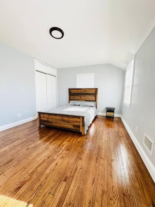 Cheerful 4-Bedroom Home With Free Parking Elmont Extérieur photo