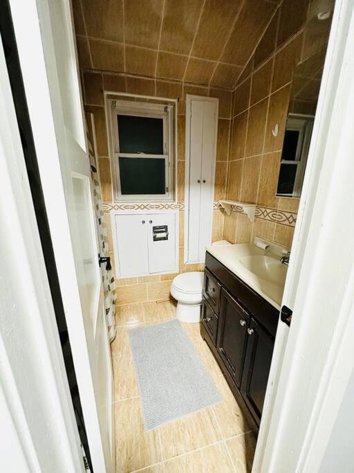 Cheerful 4-Bedroom Home With Free Parking Elmont Extérieur photo