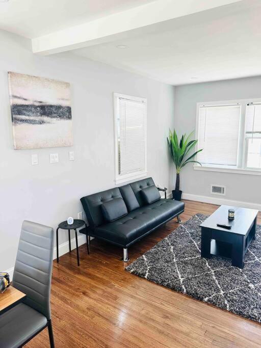 Cheerful 4-Bedroom Home With Free Parking Elmont Extérieur photo