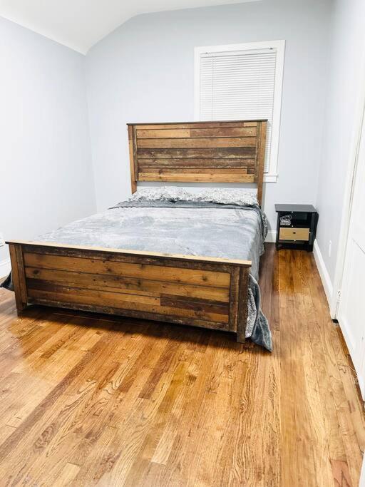 Cheerful 4-Bedroom Home With Free Parking Elmont Extérieur photo