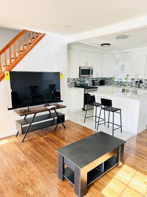Cheerful 4-Bedroom Home With Free Parking Elmont Extérieur photo