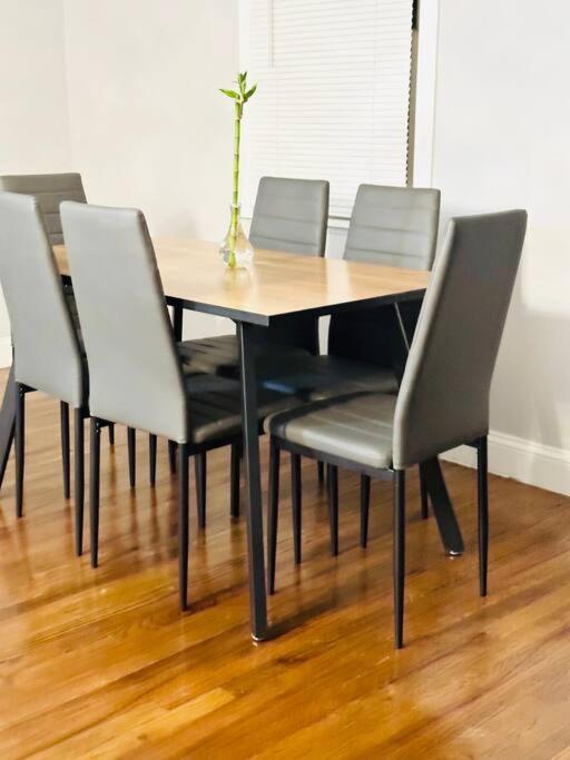 Cheerful 4-Bedroom Home With Free Parking Elmont Extérieur photo